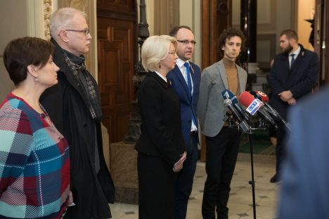 Baltic news,News from Latvia,BNN.LV,BNN-NEWS.COM,BNN-NEWS.RU, медики, Сейм, спикер, Инара Мурниеце, протест, акция протеста, медицина, здравоохранение, финансирование, зарплаты