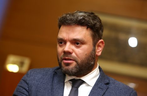 Анна Владова, Эмилс Якринс, Олег Буров, Рижская дума