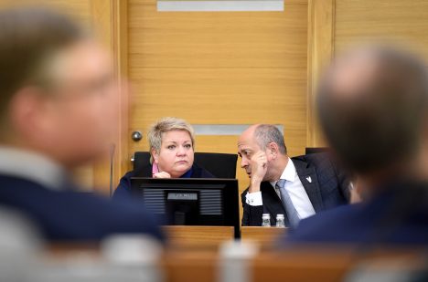 Рижская дума, Олег Буров, Анна Владова, Друвис Клейнс, оппозиция, смещение, отставка