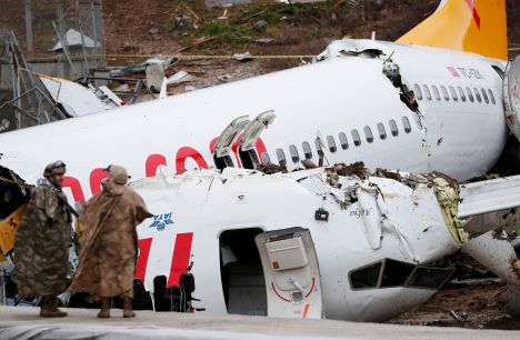 ЧП, инцидент, авиакатастрофа, самолет, Стамбул, Турция, Pegasus Airlines