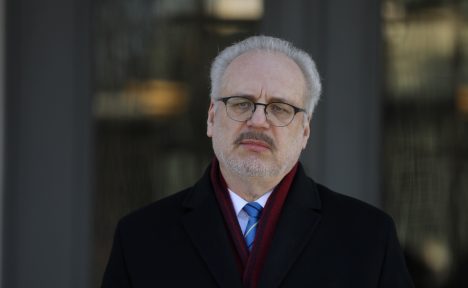 Латвия, президент, Эгилс Левитс, ограничения, поддержка, государственная поддержка