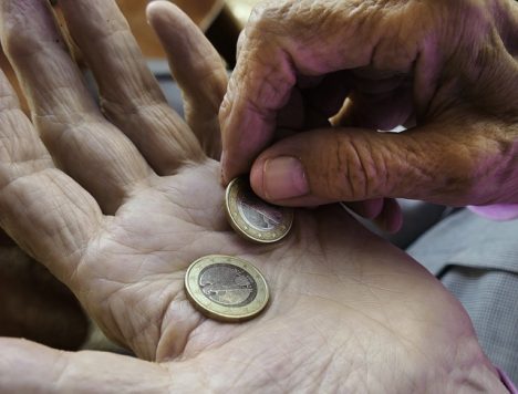 работа, инвалиды, низкие пособия, Конституционный суд, пенсионеры