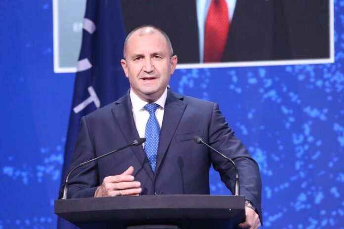 Болгария, протесты, Румен Радев, выборы, парламент