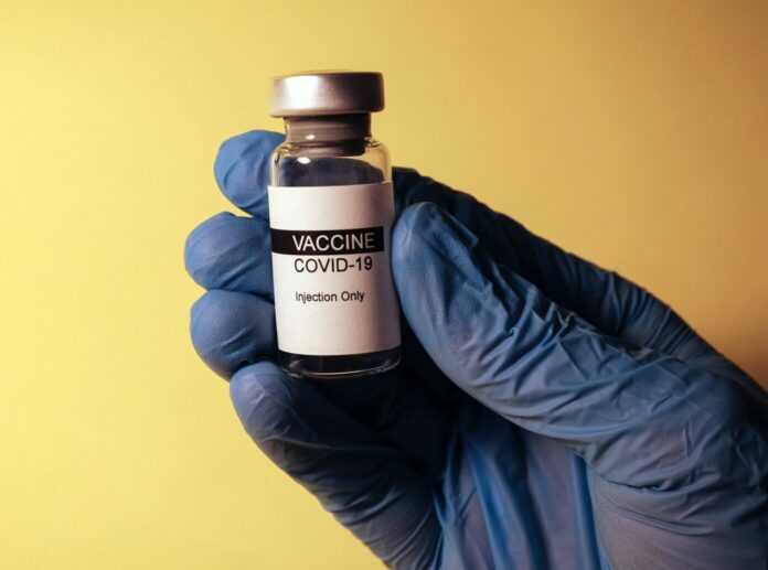 вакцина от Covid-19, Даниэлс Павлютс, педагоги, вакцинация, прививки, пандемия, коронавирус