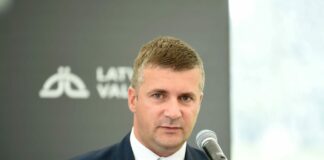 Янис Ланге, Мартиньш Стакис, Рижская дума, зарплаты чиновников