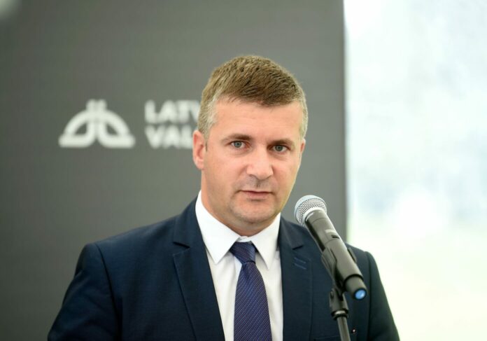 Янис Ланге, Мартиньш Стакис, Рижская дума, зарплаты чиновников