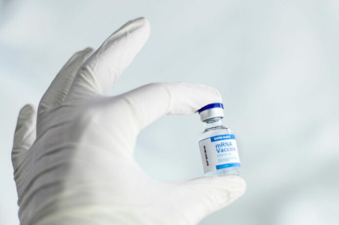 прививки, вакцина Pfizer/BioNTech, подростки, пандемия
