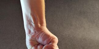 обязательная вакцинация, увольнение, ковид-сертификат, пандемия, Кришьянис Кариньш, премьер Латвии